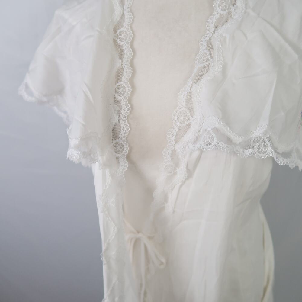 Vintage White Robe - Picture 5 of 7
